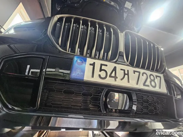 BMW X5 (G05) M50i — миниатюра 1