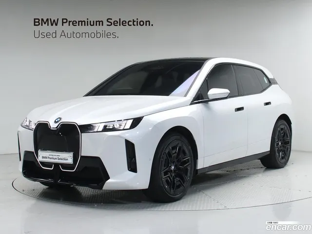 BMW iX xDrive60 M — миниатюра 1