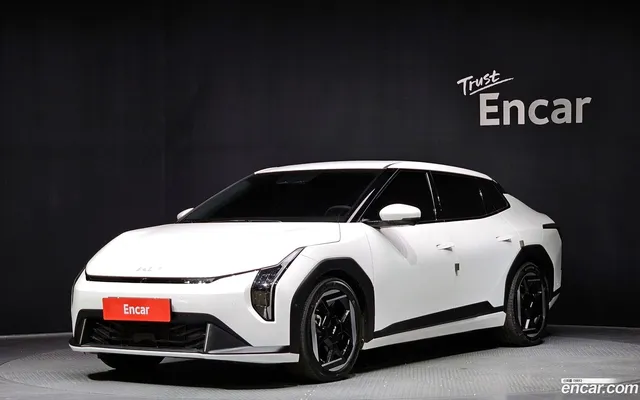 Kia EV4 2WD — миниатюра 1