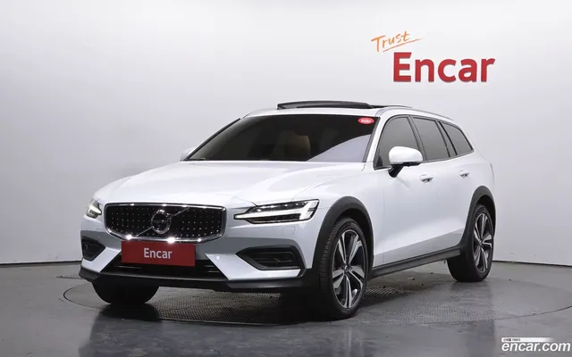 Volvo V60 2 B5 AWD — миниатюра 1