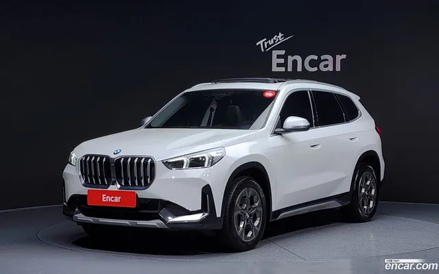 BMW X1 (U11) xDrive 20i xLine — миниатюра 1