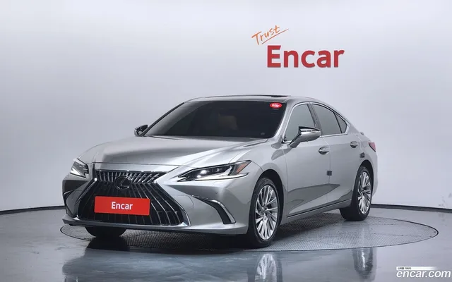 Lexus ES 300h — миниатюра 1