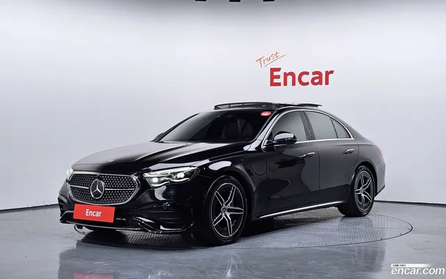 Mercedes-Benz E-Class (W214) E300 4MATIC AMG Line — миниатюра 1