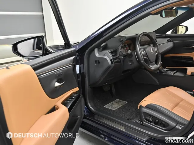 Lexus ES 300h — миниатюра 1