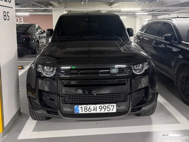 Land Rover (L663) 110 P300 X- SE — миниатюра 1