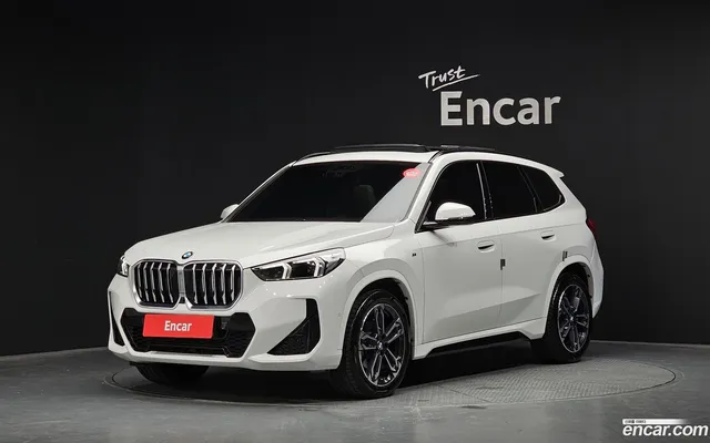 BMW X1 (U11) xDrive 20i M — миниатюра 1