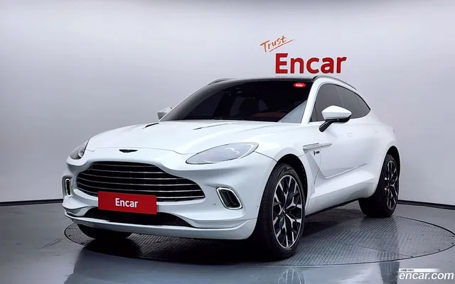 Aston Martin DBX 4.0 V8 — миниатюра 1