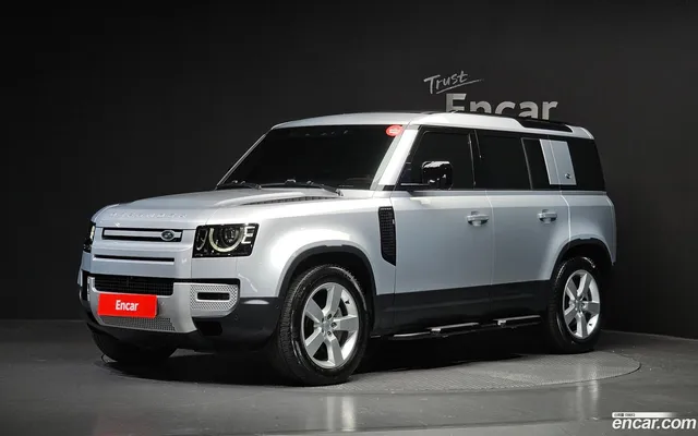 Land Rover (L663) 110 D300 HSE — миниатюра 1