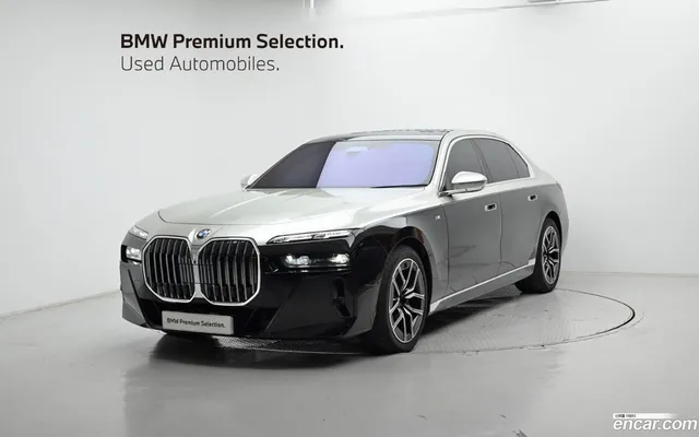 BMW 7 Series (G70) 740i xDrive M — миниатюра 1