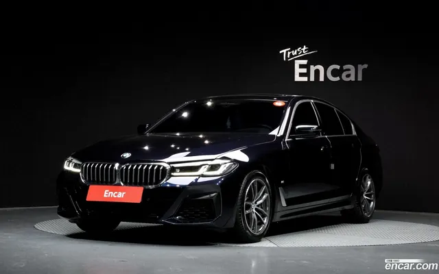 BMW 5 Series (G30) 520i M — миниатюра 1