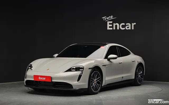 Porsche Taycan — миниатюра 1