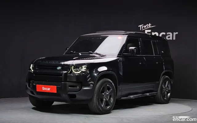 Land Rover (L663) 110 D300 HSE — миниатюра 1