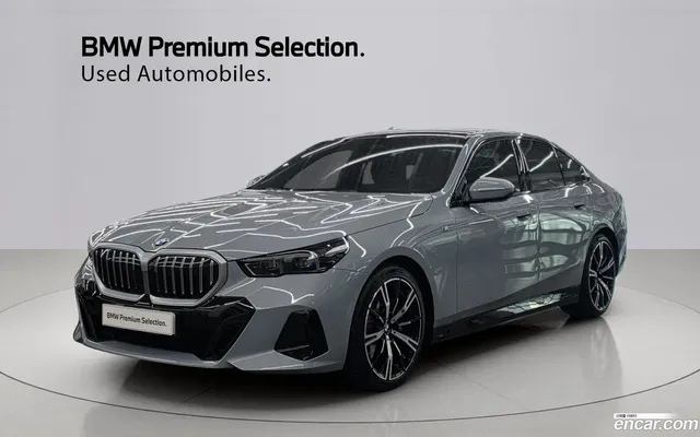 BMW 5 Series (G60) 530i xDrive M — миниатюра 1