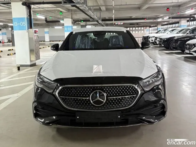 Mercedes-Benz E-Class (W214) E300 4MATIC AMG Line — миниатюра 1