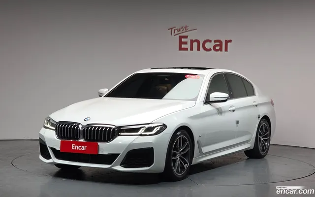 BMW 5 Series (G30) 520i M — миниатюра 1