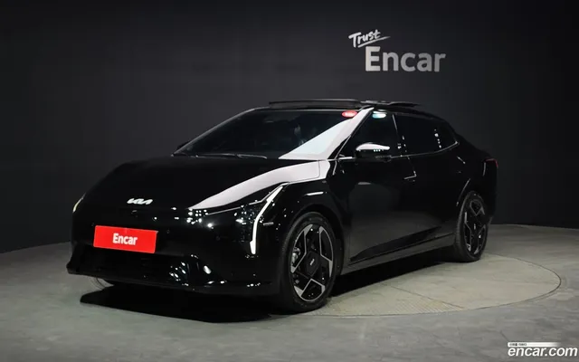 Kia EV4 2WD — миниатюра 1