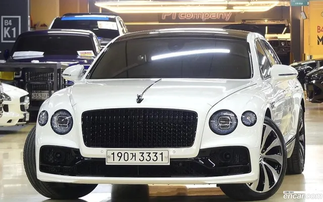 Bentley Flying Spur 4.0 — миниатюра 1