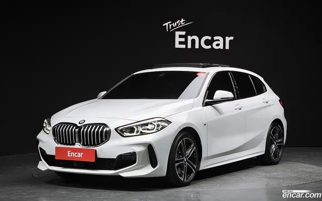 BMW 1 Series (F40) 120i M — миниатюра 1