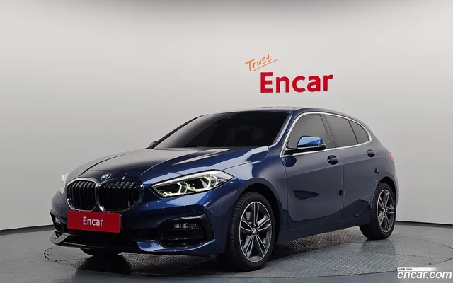 BMW 1 Series (F40) 118d — миниатюра 1