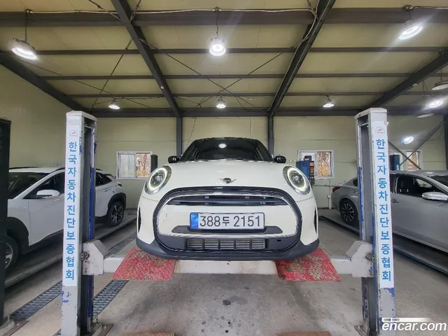 MINI Cooper 5 — миниатюра 1