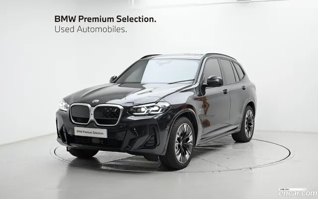 BMW iX3 M — миниатюра 1
