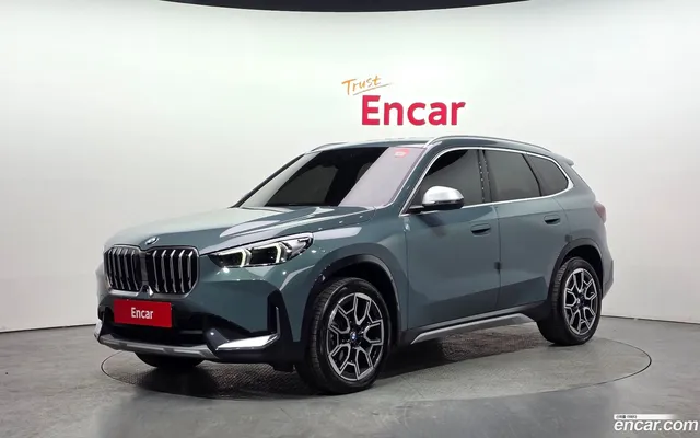 BMW X1 (U11) xDrive 20i xLine — миниатюра 1