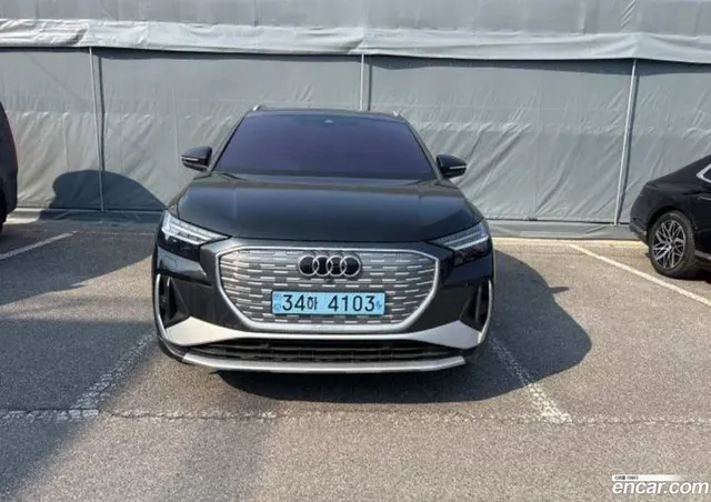 Audi Q4 e-tron (F4) 40 — миниатюра 1