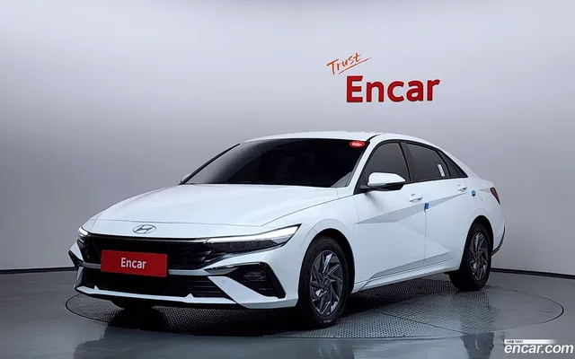 Hyundai Avante CN7 Hybrid — миниатюра 1