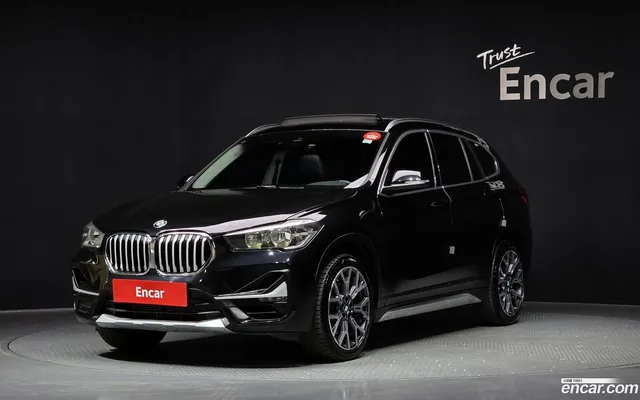 BMW X1 (F48) xDrive 20i xLine — миниатюра 1