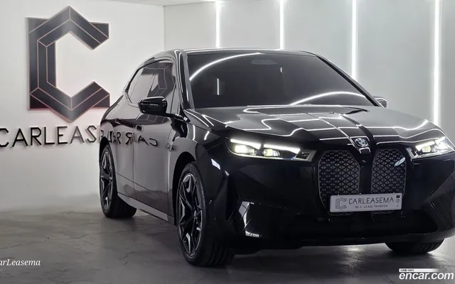 BMW iX xDrive50 — миниатюра 1