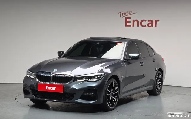 BMW 3 Series (G20) 330e M — миниатюра 1