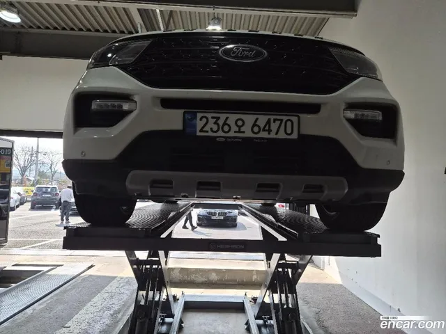 Ford Explorer 2.3 4WD — миниатюра 1