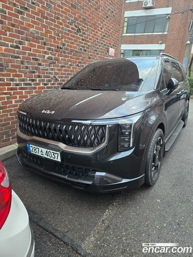 Kia Carnival HEV 9 — миниатюра 1