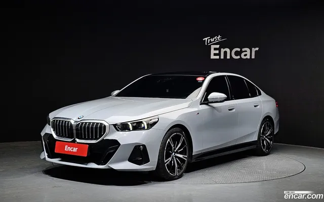 BMW 5 Series (G60) 530i xDrive M — миниатюра 1