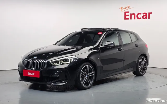 BMW 1 Series (F40) 120i M — миниатюра 1