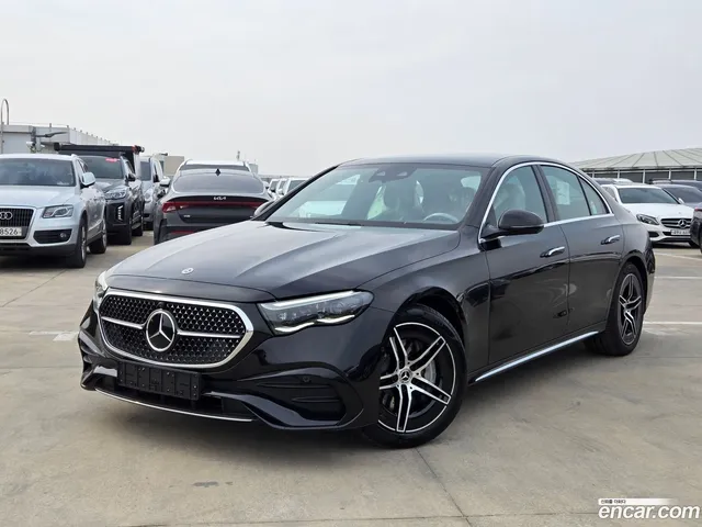 Mercedes-Benz E-Class (W214) E300 4MATIC AMG Line — миниатюра 1