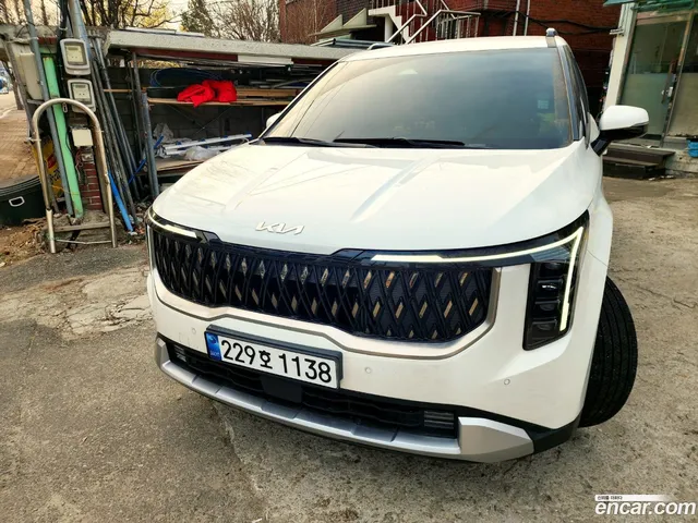 Kia Carnival HEV 9 — миниатюра 1