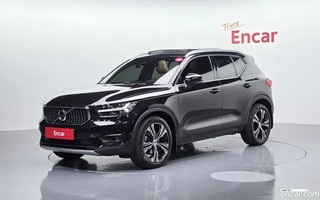 Volvo XC40 B4 — миниатюра 1