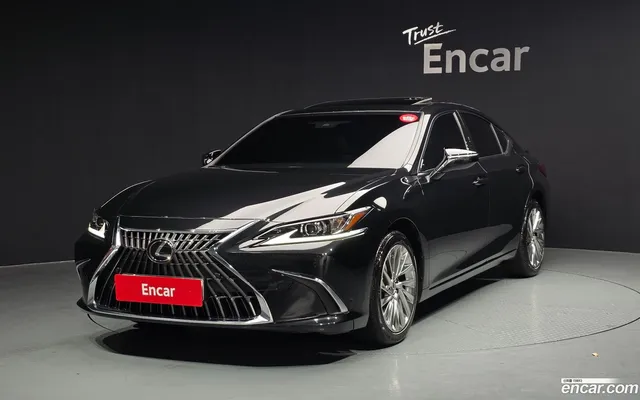 Lexus ES 300h — миниатюра 1