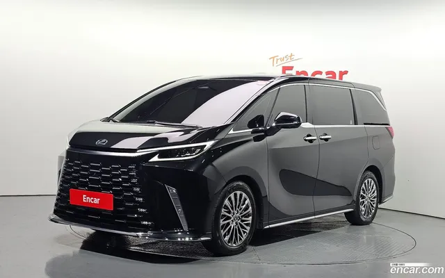 Lexus LM 2 500h — миниатюра 1