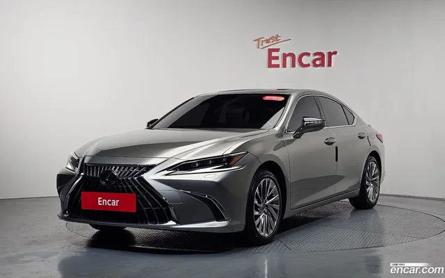 Lexus ES 300h — миниатюра 1