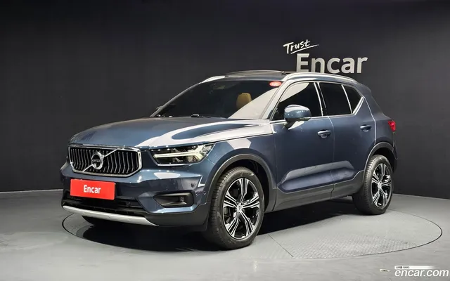 Volvo XC40 B4 — миниатюра 1