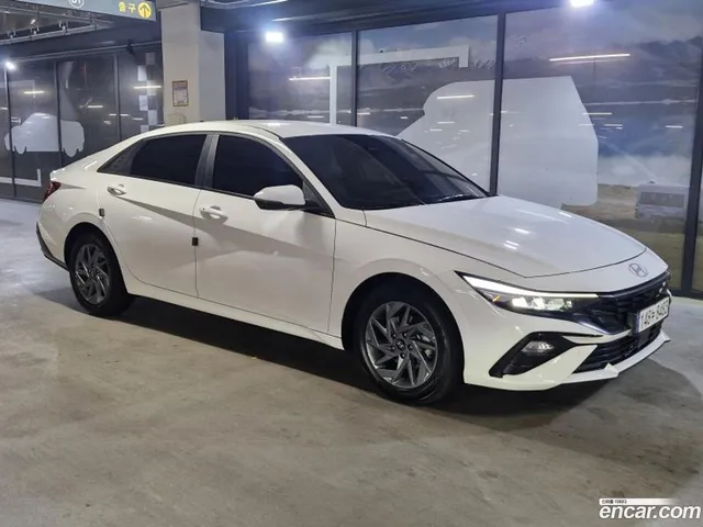 Hyundai Avante CN7 Hybrid — миниатюра 1