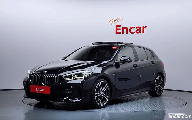BMW 1 Series (F40) 118d M — миниатюра 1