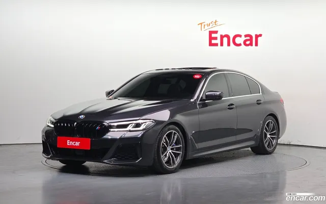 BMW 5 Series (G30) 520i M — миниатюра 1