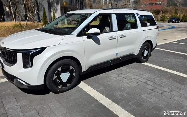 Kia Carnival HEV 9 — миниатюра 1