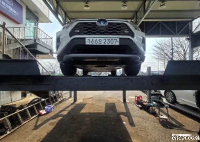 Toyota RAV4 5 2.5 4WD — миниатюра 1