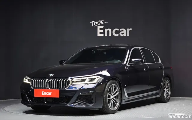 BMW 5 Series (G30) 520i M — миниатюра 1