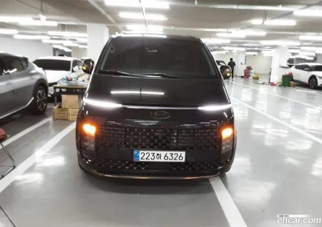 Hyundai Staria HEV 1.6 7 — миниатюра 1