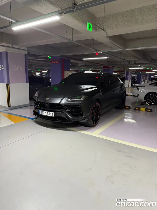 Lamborghini Urus 4.0 V8 — миниатюра 1